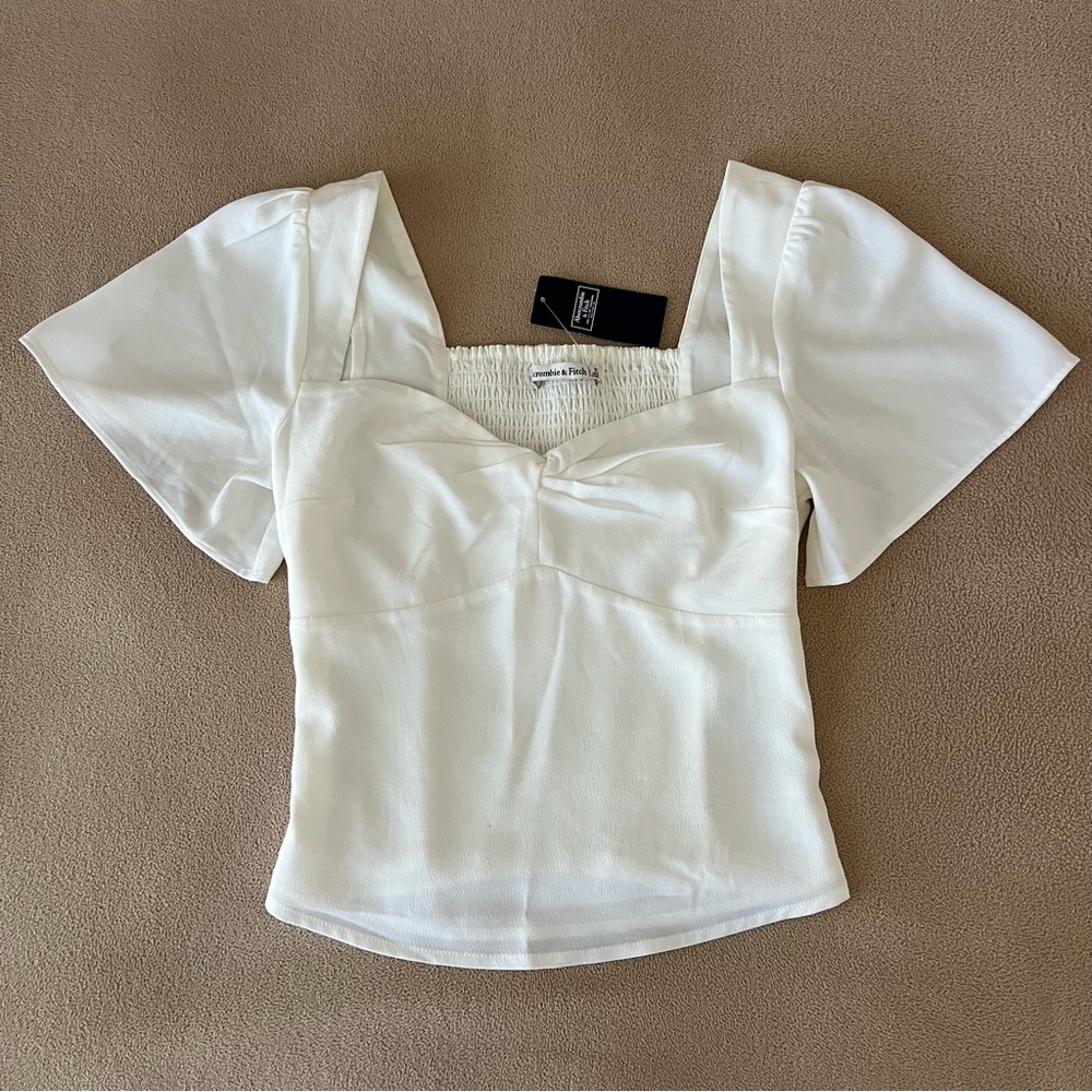 abercrombie & fitch twist front flutter sleeve top